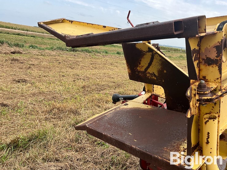 new-holland-1002-image-18