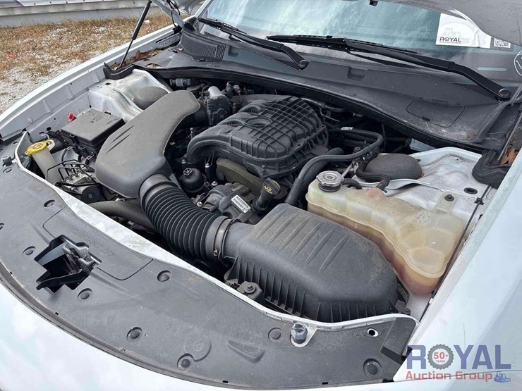 2018-dodge-charger-sedan-image-8