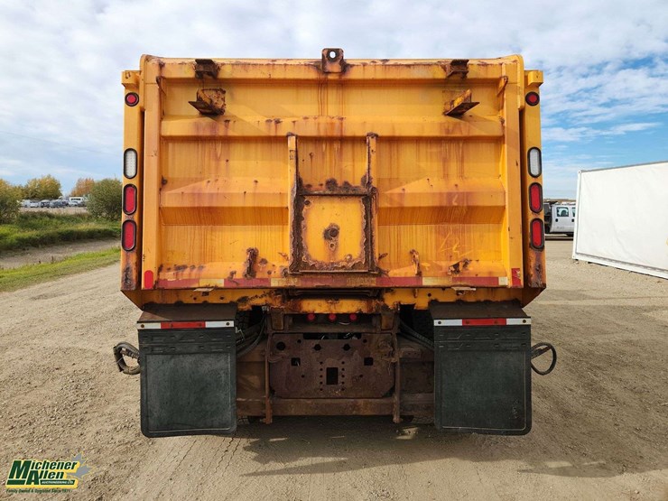 2009-sterling-lt8500-image-19