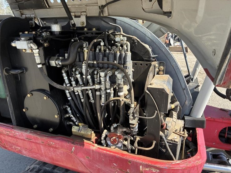 2017-takeuchi-tb230-image-15