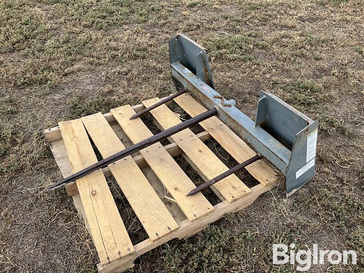 worksaver-skid-steer-bale-spear-attachment-image-1