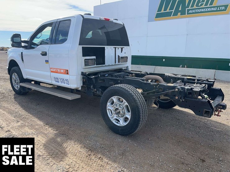 2022-ford-f350-image-3