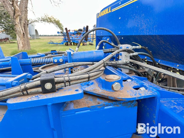 2009-landoll-5530-image-13
