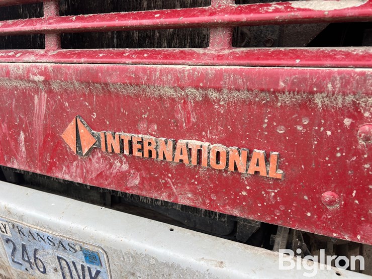 1990-international-4700-image-10