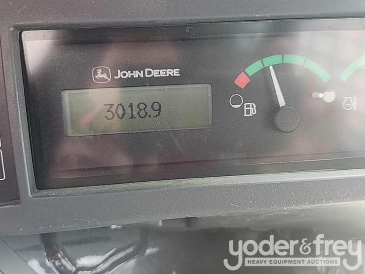 2018-deere-318g-image-25