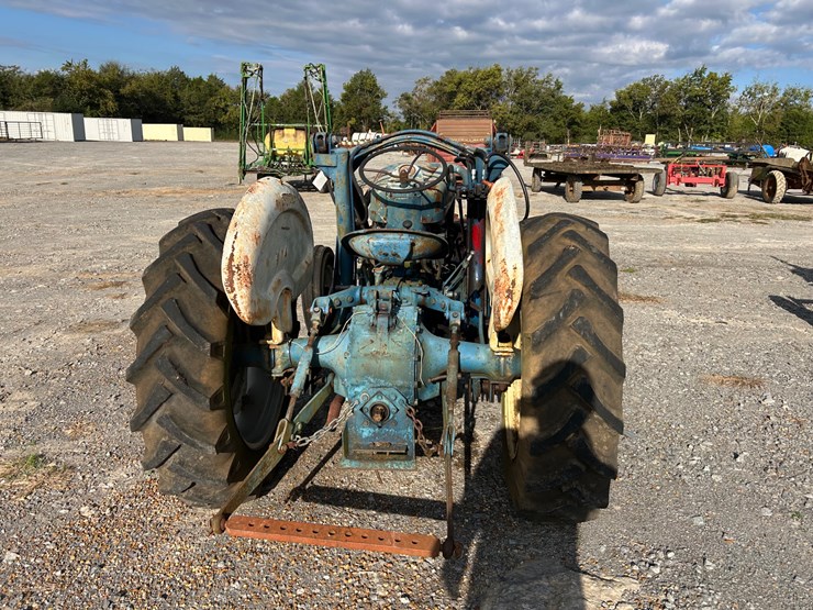 ford-4000-image-4