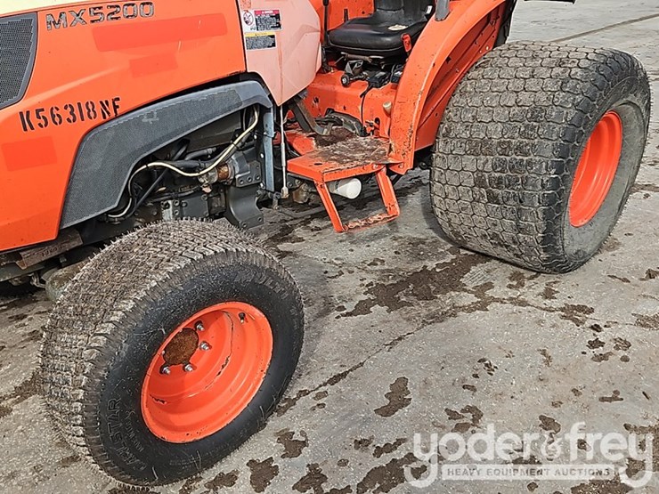 2016-kubota-mx5200hst-image-17
