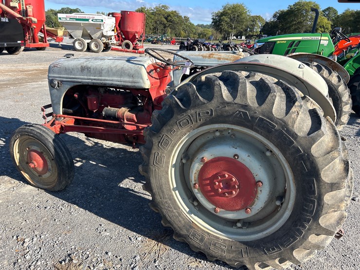 ford-tractor-image-4