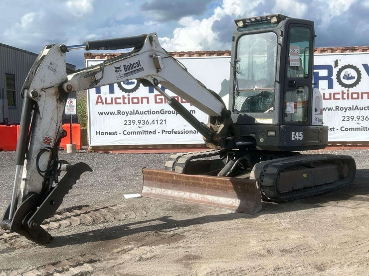 bobcat-e45-image-1