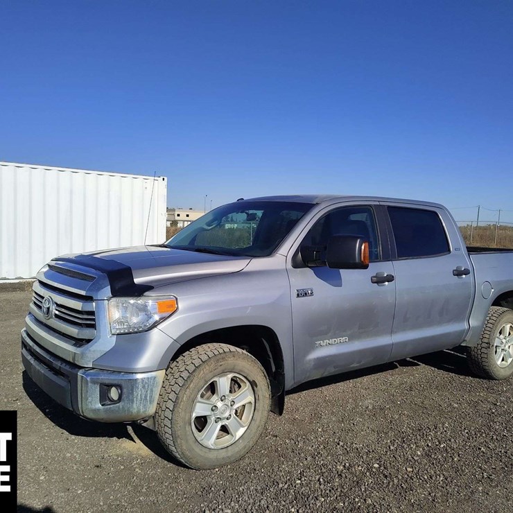 2017 TOYOTA TUNDRA