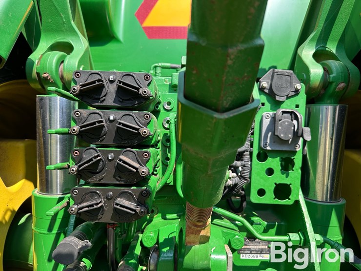 2009-john-deere-8330-image-11