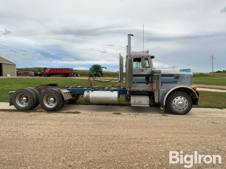 1989-peterbilt-379-image-4