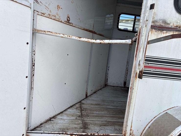 1996-parker-trailers-travalong-t/a-gooseneck-livestock-trailer-image-7