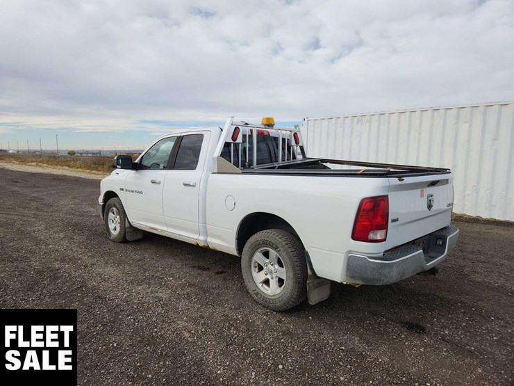 2012-ram-1500-slt-image-3