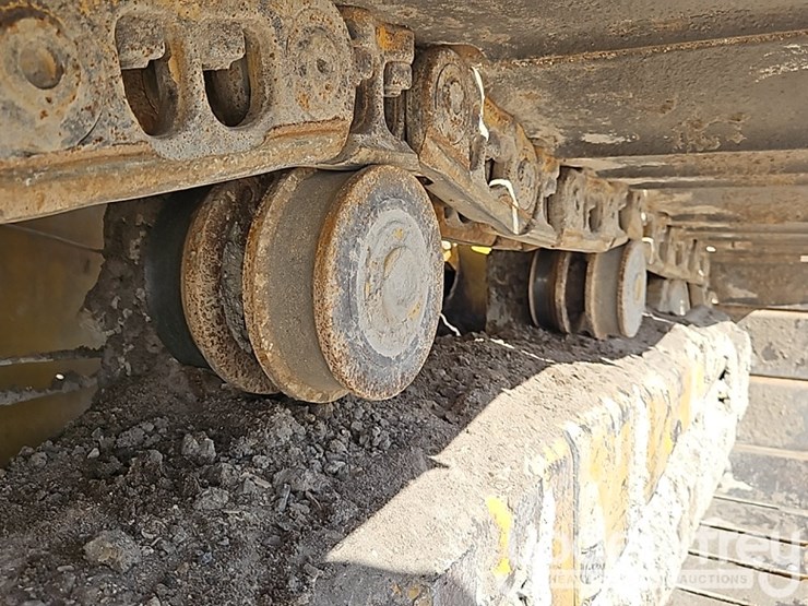 2014-caterpillar-d6k2-lgp-image-10