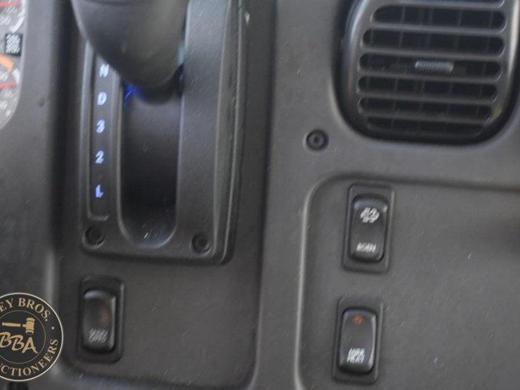 2022-freightliner-business-class-m2-100-image-56