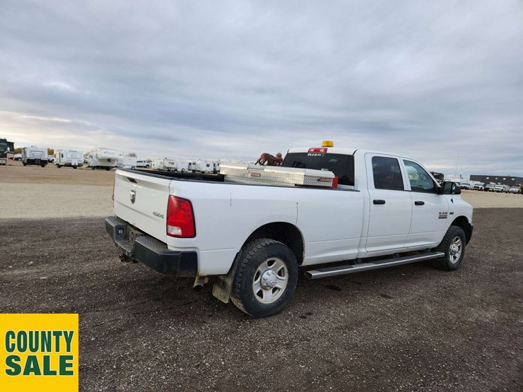 2016-ram-tradesman-image-4
