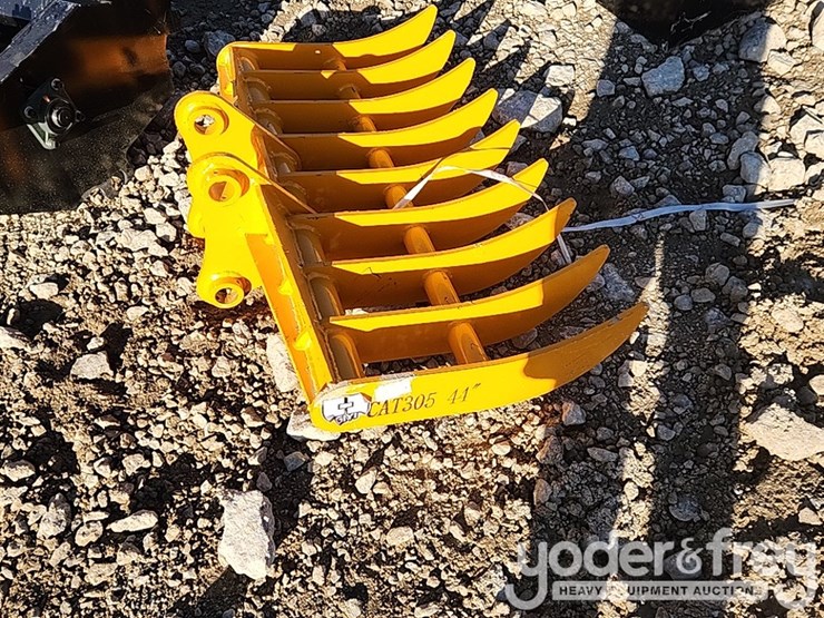 2025-caterpillar-305-image-1