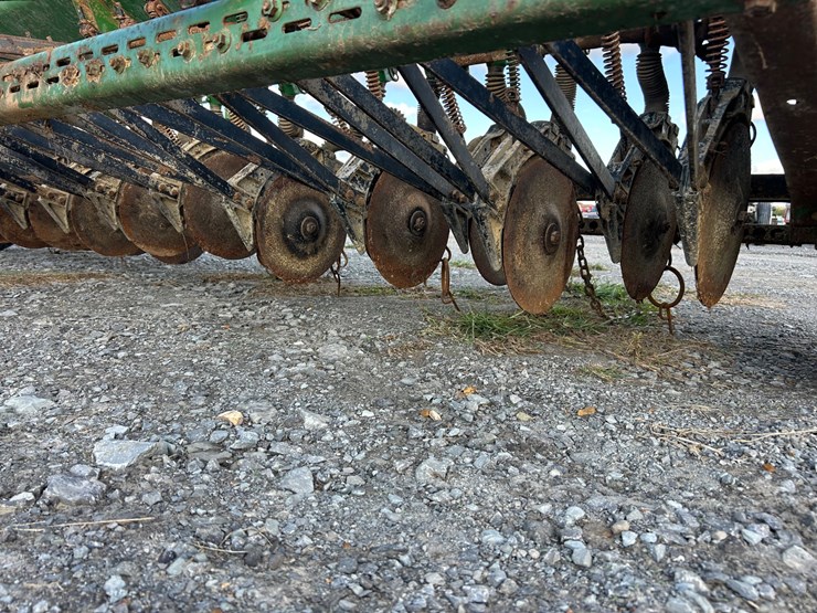 john-deere-8300-image-10