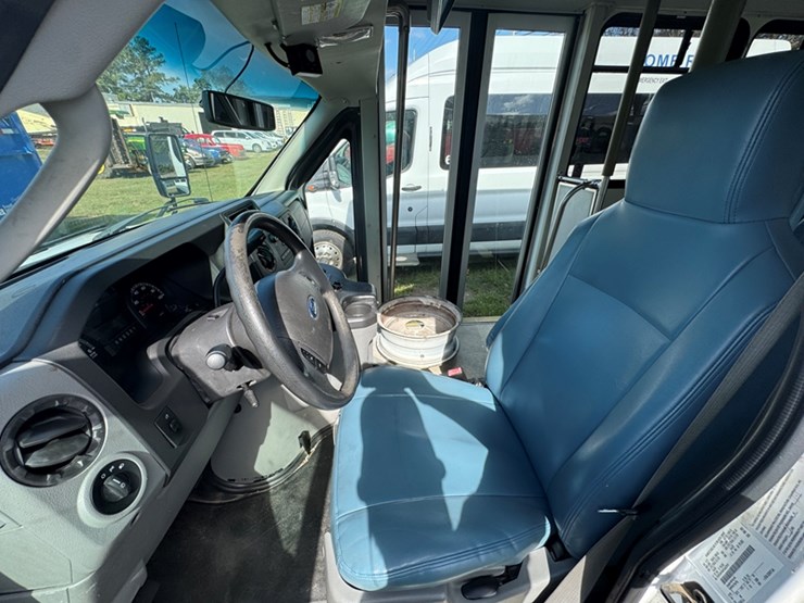2016-ford-e450-image-5