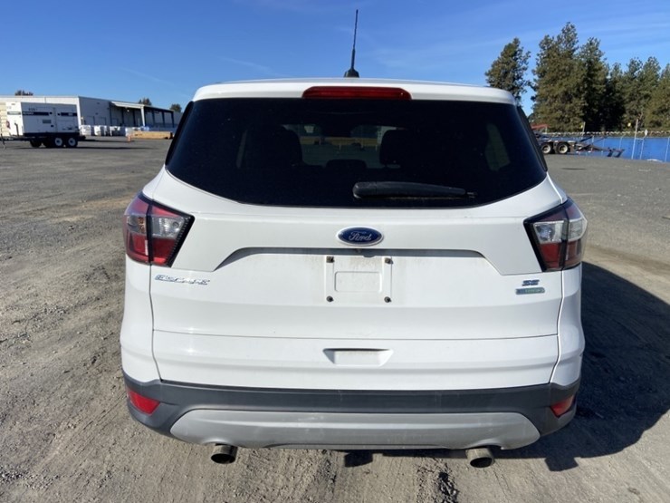 2017-ford-escape-se-image-4