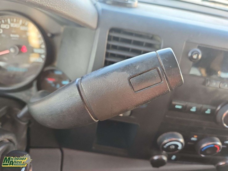 2012-chevrolet-silverado-1500-image-9