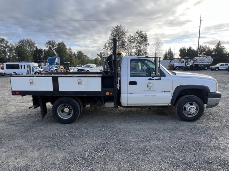2006-chevrolet-silverado-3500-image-3