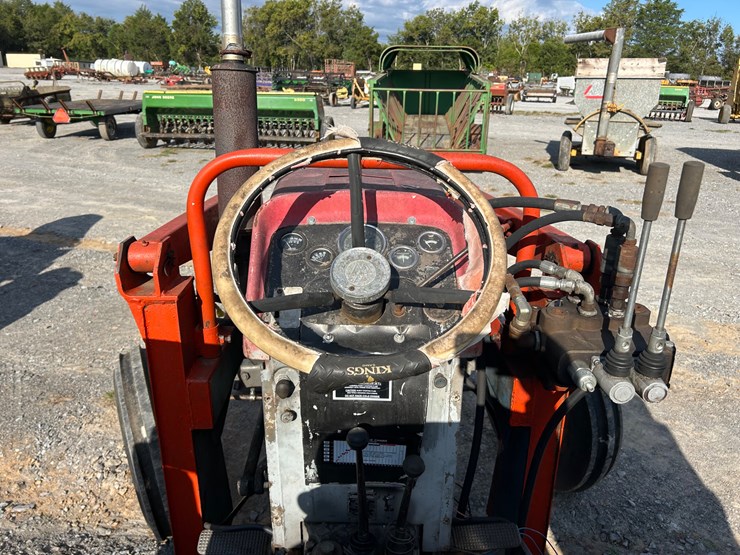 massey-ferguson-165-image-7