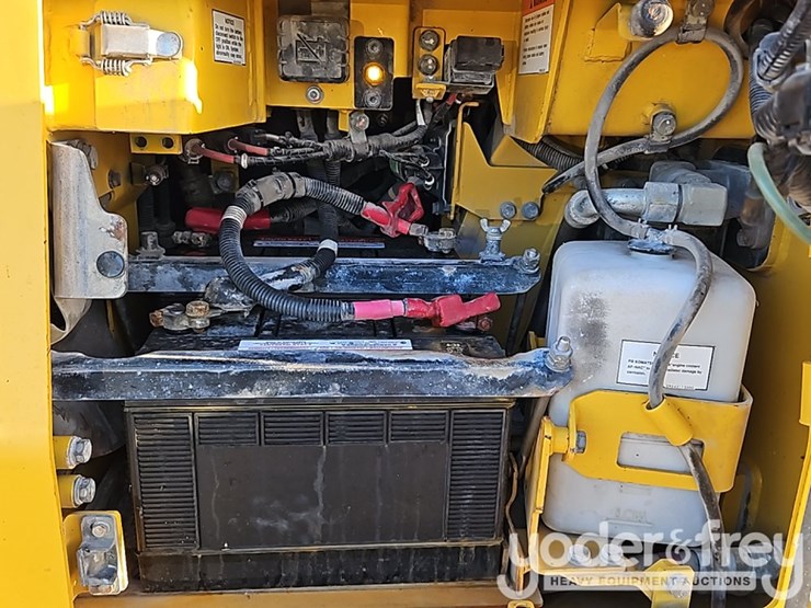 2021-komatsu-d39pxi-24-image-23
