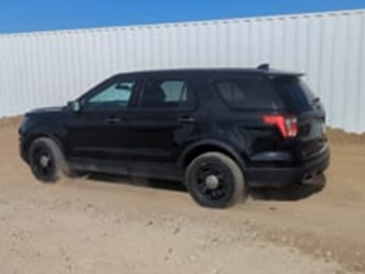 2016-ford-explorer-image-5