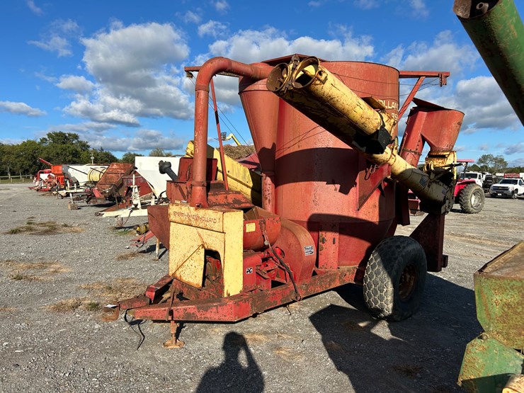 new-holland-358-image-2