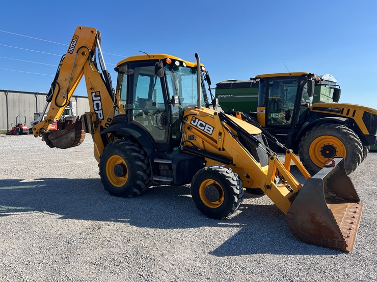 2019-jcb-3cx-image-24