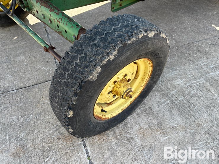 john-deere-3300-image-14