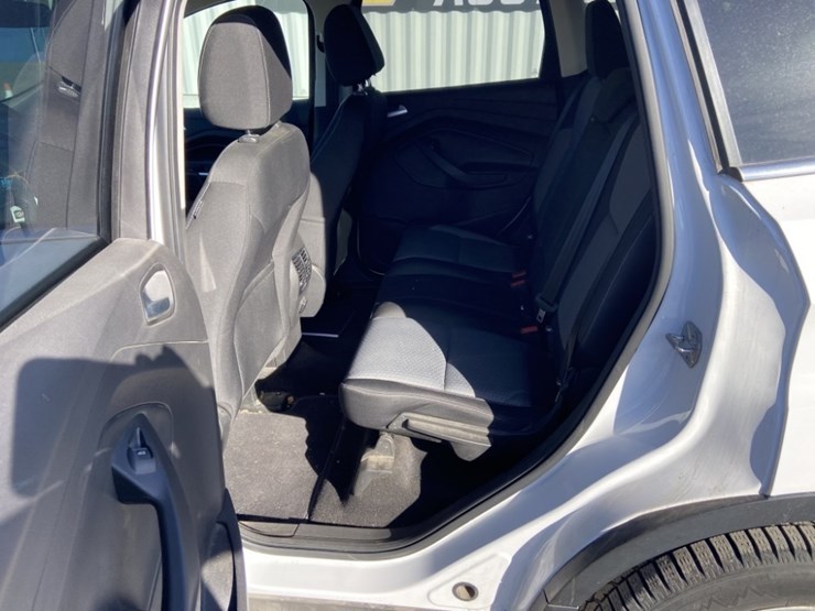2017-ford-escape-se-image-21