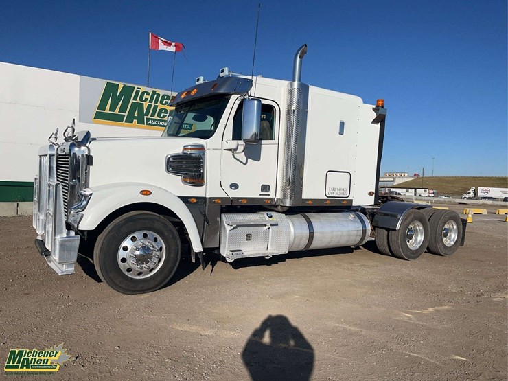 2014-freightliner-coronado-122-sd-image-1