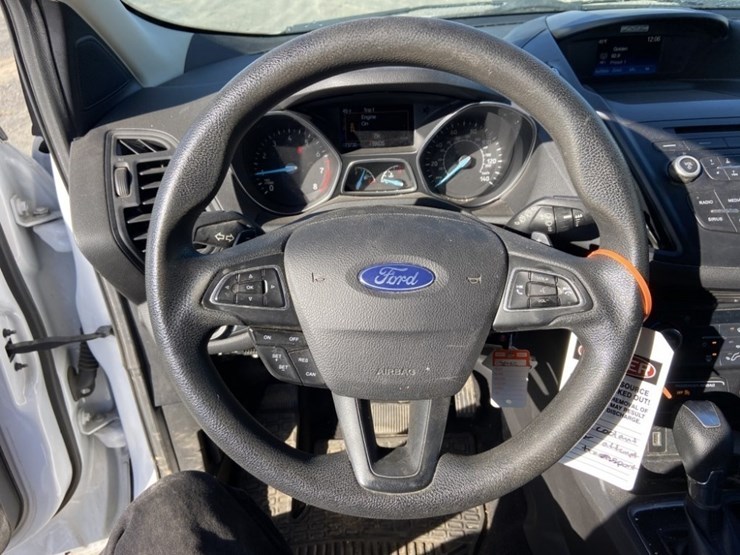 2017-ford-escape-se-image-16