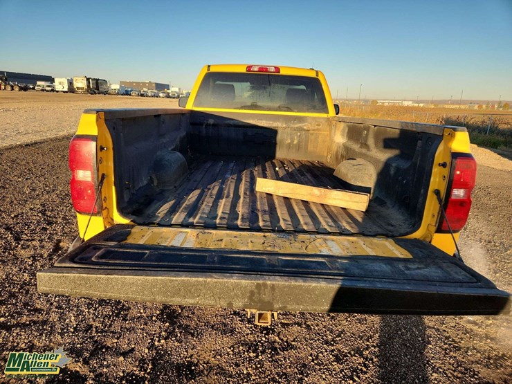 2018-chevrolet-silverado-1500-image-23