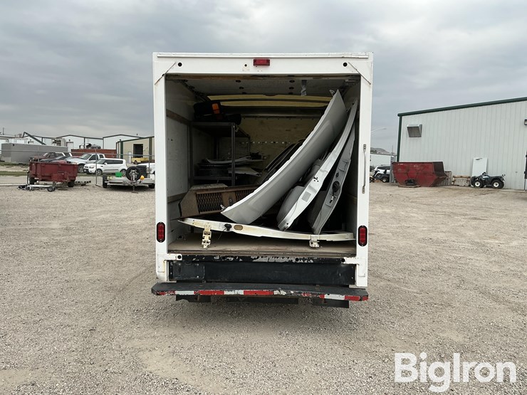 2017-gmc-savana-s/a-delivery-truck-image-6