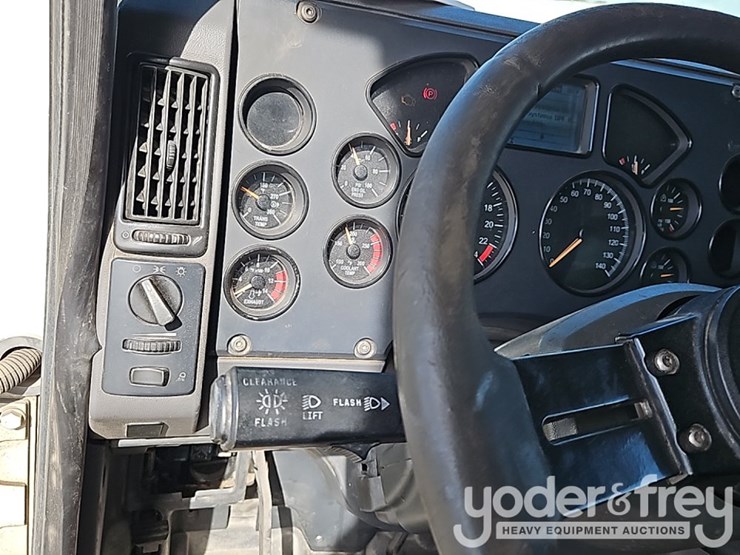2015-mack-gu713-granite-image-32