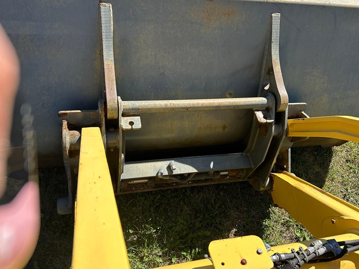 2008-komatsu-wb146-5-image-12