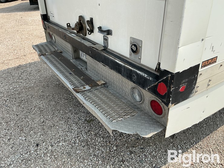 2021-ford-e450-image-15