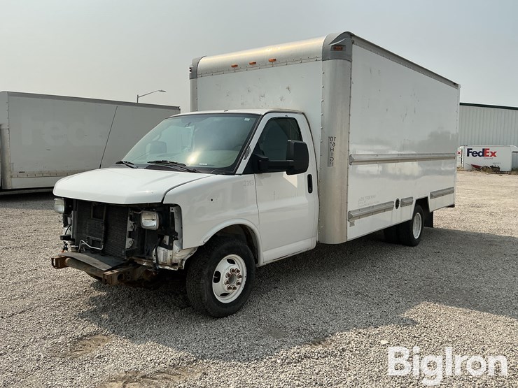 2010-chevrolet-savana-s/a-delivery-truck-image-1