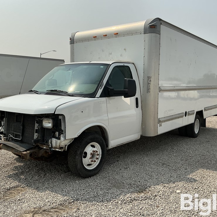 2010 Chevrolet Savana S/A Delivery Truck