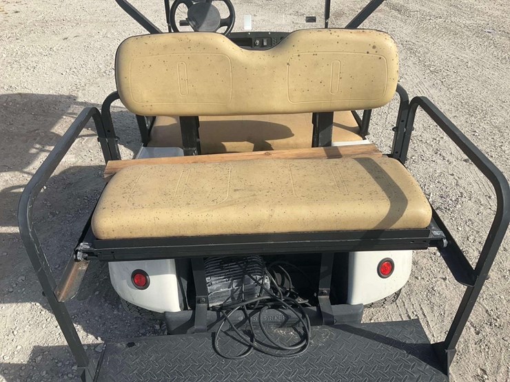 club-car-electric-golf-cart.-image-10