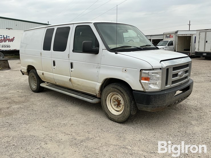2014-ford-e250-image-3