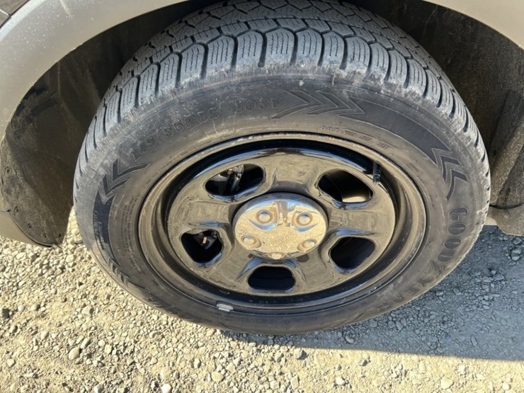 2019-ford-explorer-image-15