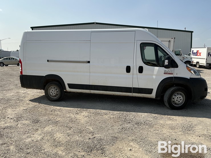 2021-dodge-3500-image-4