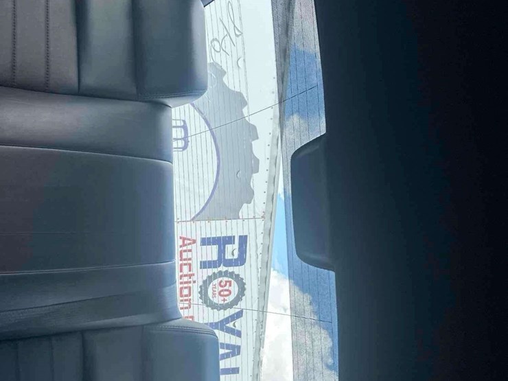 2016-dodge-charger-sedan-image-19