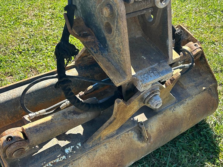 2008-komatsu-wb146-5-image-17