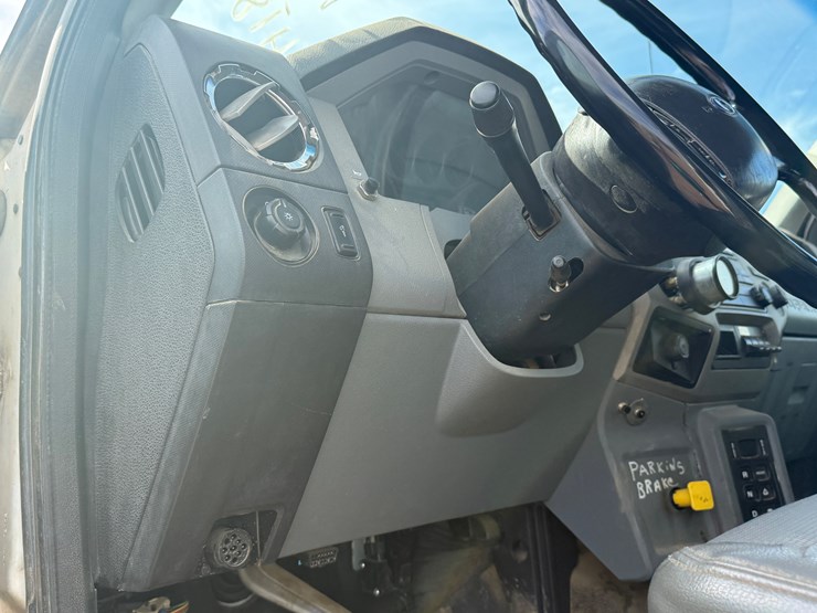 2015-ford-f650-image-47